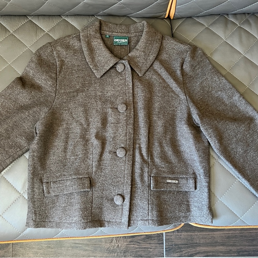 Jacqueline Kennedy style jacket